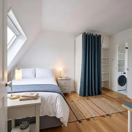 Dans Le Quartier Des Martyrs Appartement *